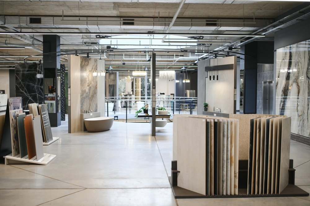 In de showroom van Behangservice Nederland kun je renovlies behang, glasvlies behang, glasvezel behang, glasweefsel behang en vlies behang kopen.